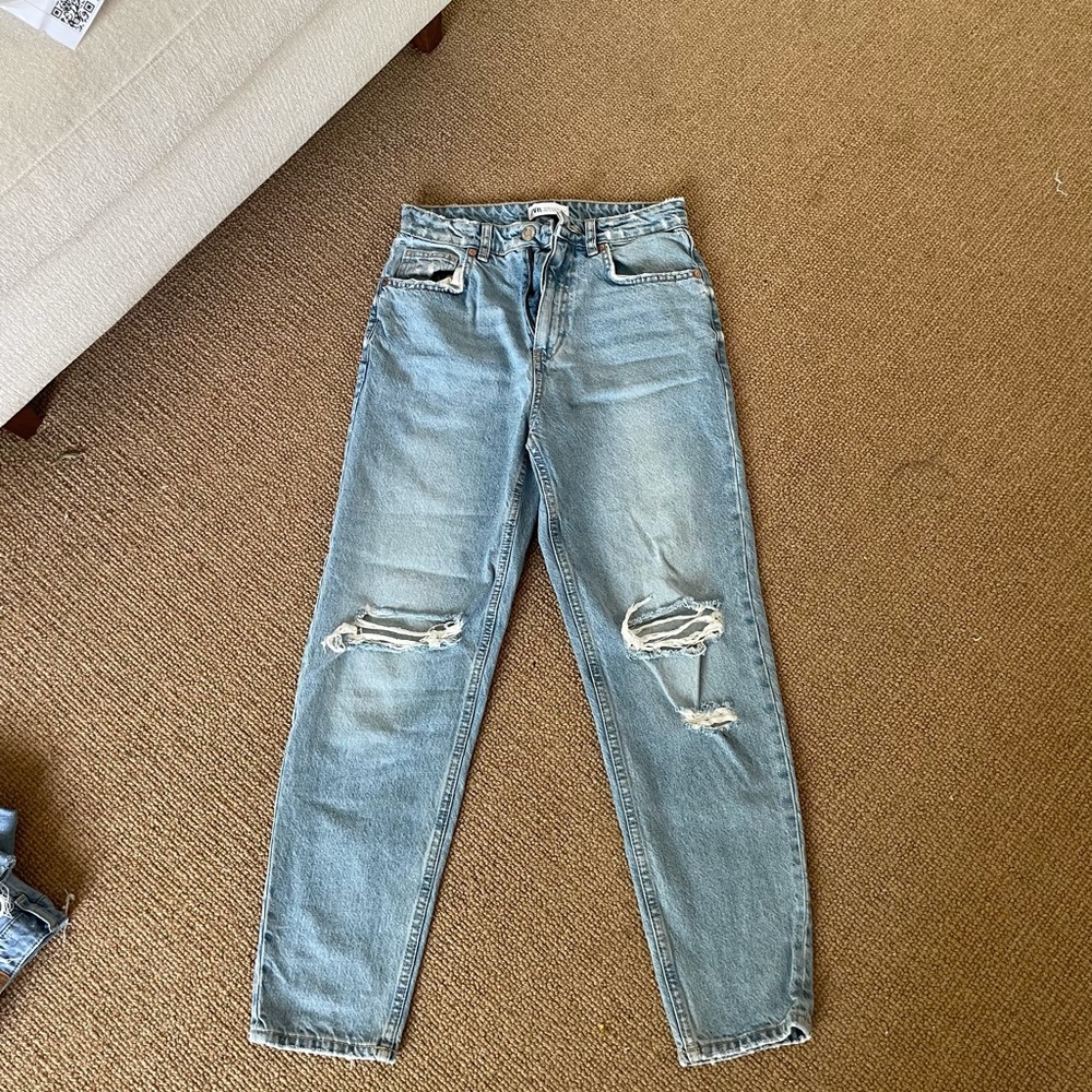 ZARA - boyfriend jeans size 4